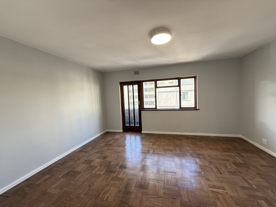 To Let 1 Bedroom Property for Rent in Sea Point Western Cape